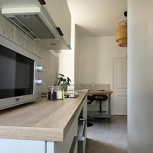 https://villa-amaryllis.hotels-rhonealpes.com